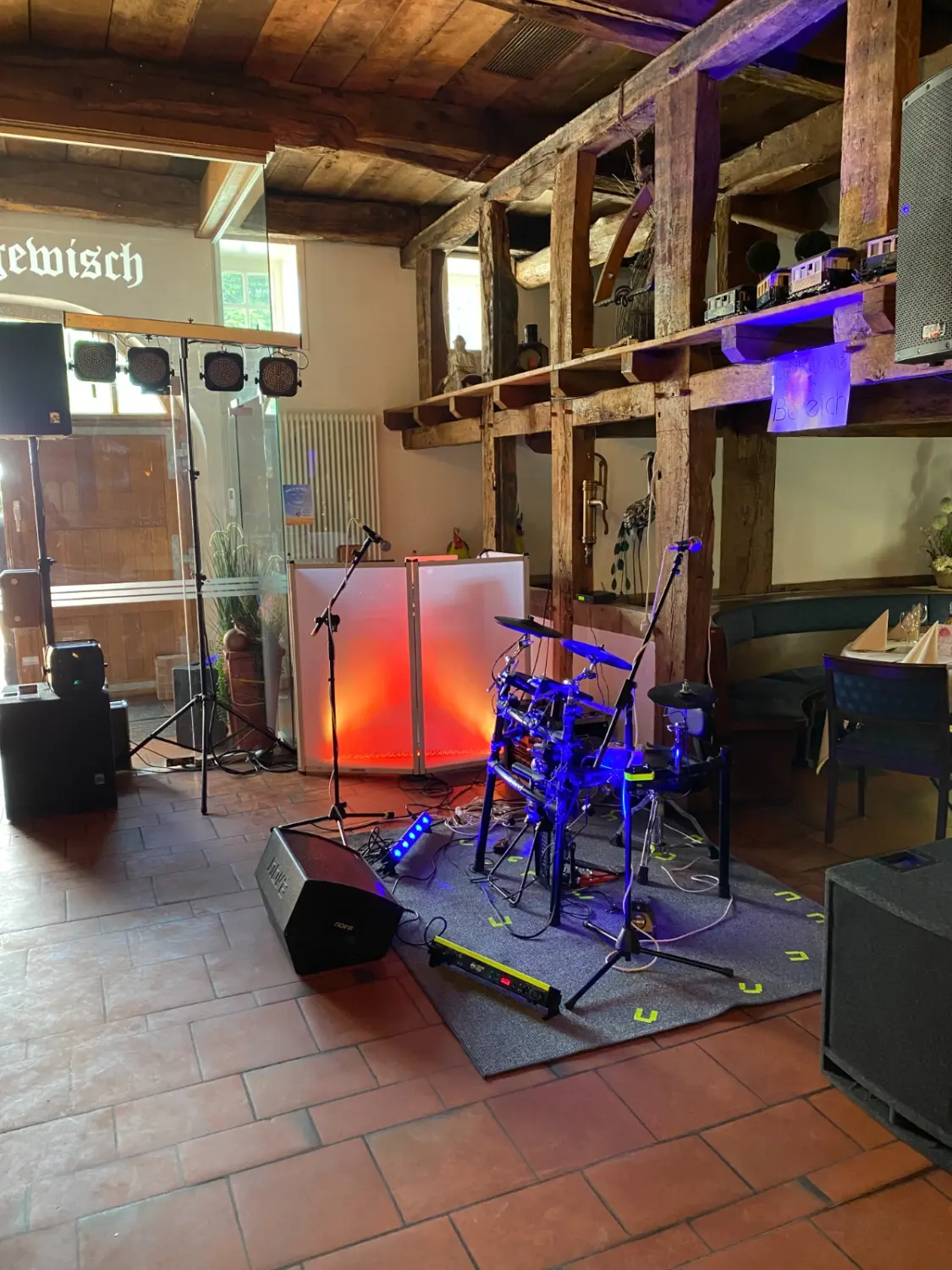 DJFun-Thomas bei der Hochzeitsfeier